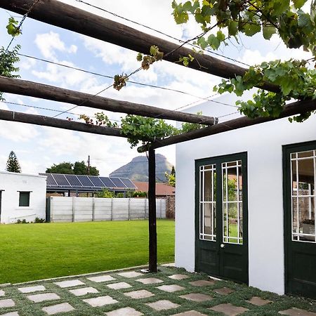 Victorian Square Guesthouse กราฟฟ์-เรเน็ต ภายนอก รูปภาพ